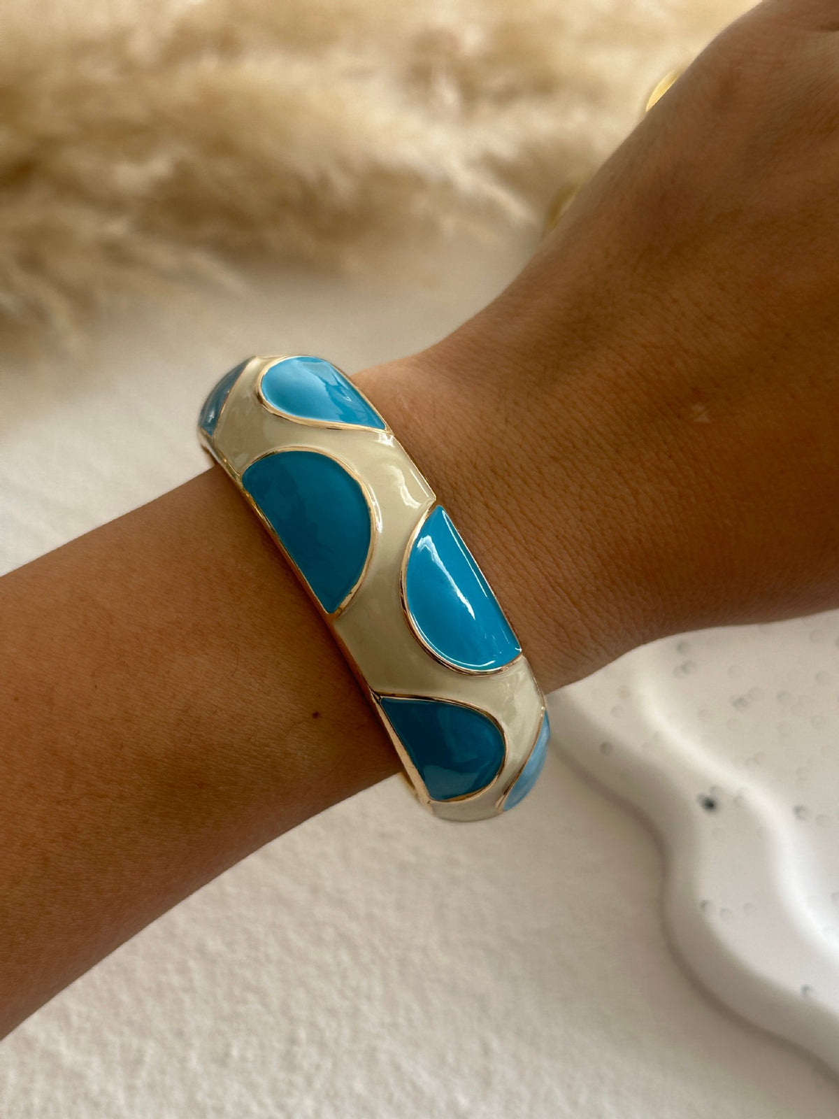 Pulseira Versátil Premium - Azul e Branco Meio-Círculo