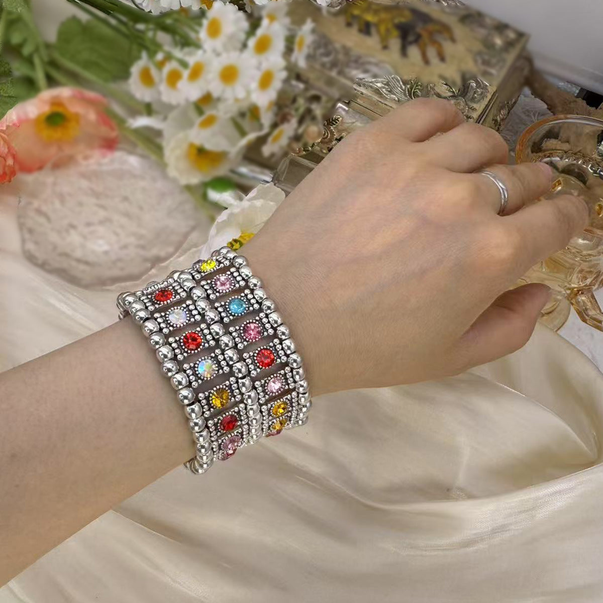 Women's Vintage Bracelet With Rhinestones, Elastic Wide Bracelet, Factory Price Wholesale, Artistic Retro Style