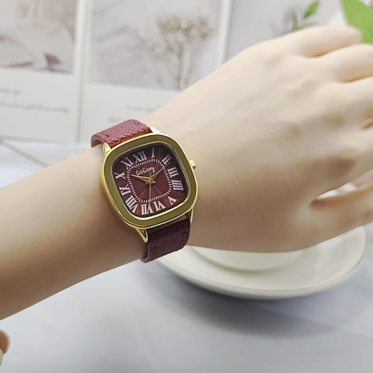 Relógio Retro Números Romanos - Bracelete de Pele Sintética